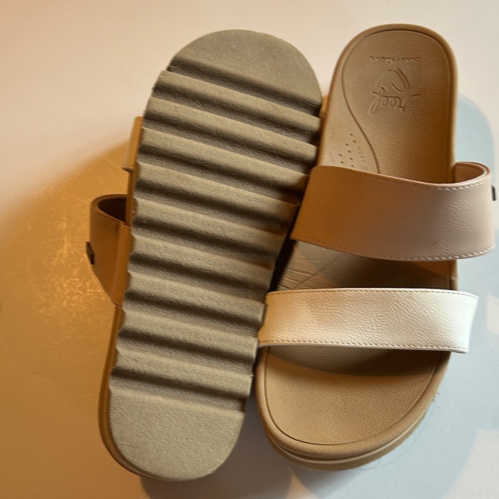 Reef Women's Cream and Tan Sandals - Picture 4 of 6